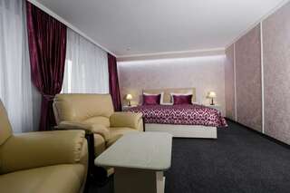 Гостиница Армавир Армавир Улучшенный номер с кроватью размера «king-size»-9