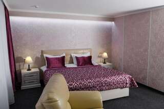 Гостиница Армавир Армавир Улучшенный номер с кроватью размера «king-size»-10