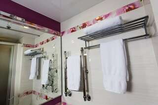 Гостиница Армавир Армавир Улучшенный номер с кроватью размера «king-size»-8