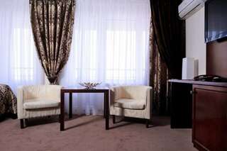 Гостиница Армавир Армавир Улучшенный номер с кроватью размера «king-size»-2