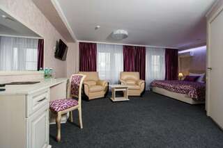 Гостиница Армавир Армавир Улучшенный номер с кроватью размера «king-size»-7